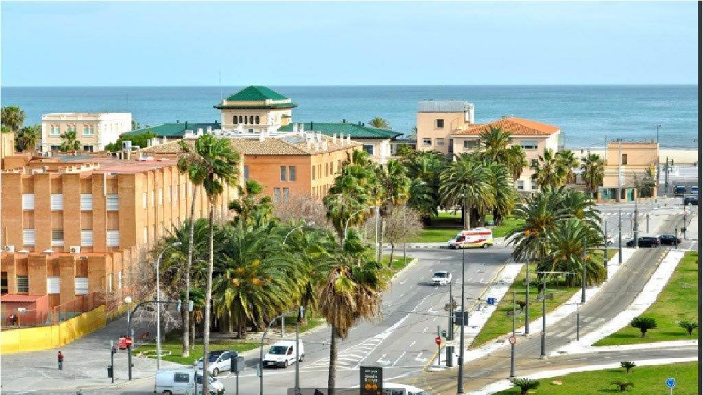 Malvarosa Beach Family Valencia Exterior photo